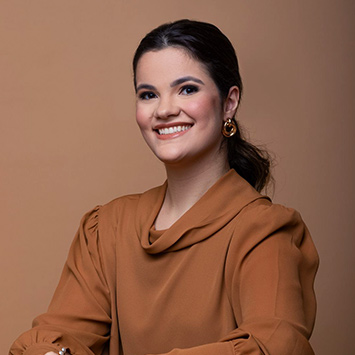 Dra. Marcella Santos Januzzi